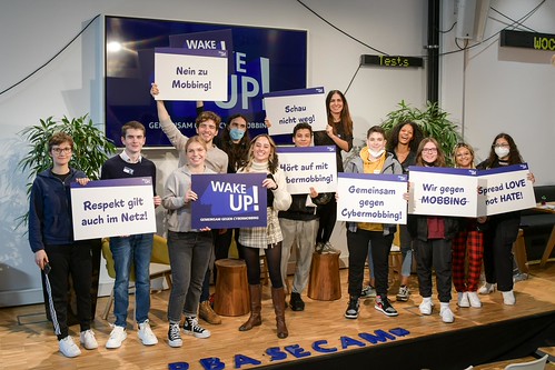 Foto 120 von 121: BASECAMP Themenwoche: „WAKE UP!“ Cybermobbing Workshop (29.10.2021)