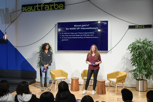 Foto 60 von 121: BASECAMP Themenwoche: „WAKE UP!“ Cybermobbing Workshop (29.10.2021)