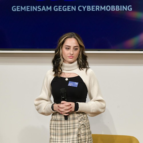 Foto 59 von 121: BASECAMP Themenwoche: „WAKE UP!“ Cybermobbing Workshop (29.10.2021)