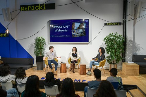 Foto 55 von 121: BASECAMP Themenwoche: „WAKE UP!“ Cybermobbing Workshop (29.10.2021)