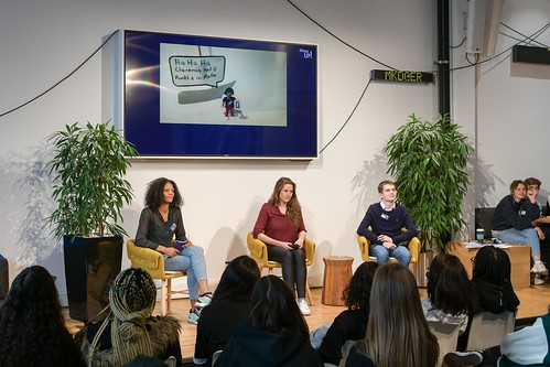 Foto 110 von 121: BASECAMP Themenwoche: „WAKE UP!“ Cybermobbing Workshop (29.10.2021)