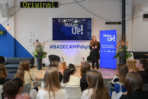 Foto 27 von 31: BASECAMP Themenwoche: Digitale Gewalt gegen Mädchen und junge Frauen (10.10.2022)