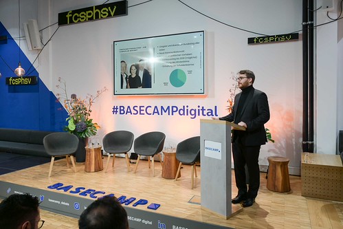 Foto 19 von 40: BASECAMP Themenwoche: Regieren in der Dauerkrise – Die Fortschrittskoalition nach einem Jahr (14.10.2022)