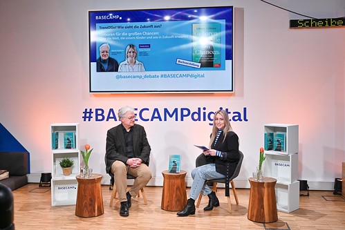 Foto 3 von 42: BASECAMP Trend2Go!: Buchvorstellung mit Ullrich Fichtner (15.02.2024)