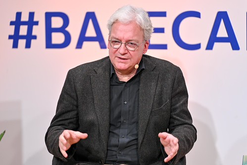 Foto 40 von 42: BASECAMP Trend2Go!: Buchvorstellung mit Ullrich Fichtner (15.02.2024)