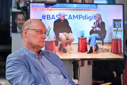 Foto 22 von 42: BASECAMP Trend2Go!: Buchvorstellung mit Ullrich Fichtner (15.02.2024)