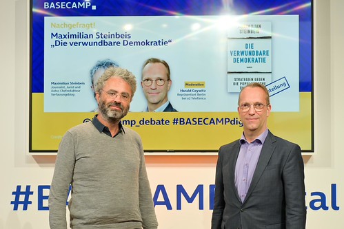 Foto 16 von 30: BASECAMP Nachgefragt!: Buchvorstellung "Die verwundbare Demokratie" (23.07.2024)