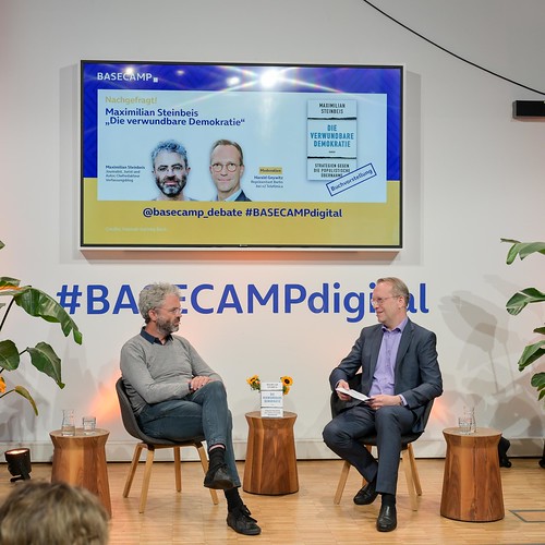 Foto 1 von 30: BASECAMP Nachgefragt!: Buchvorstellung "Die verwundbare Demokratie" (23.07.2024)