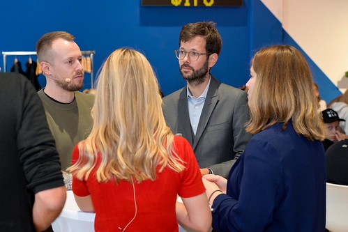 Foto 29 von 51: BASECAMP FishBowl: Jugenddialog 2.0 über den Einfluss von TikTok, Instagram & Co. auf unsere Demokratie (10.09.2024)