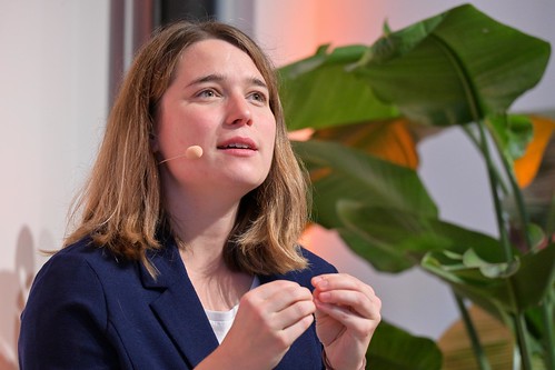 Foto 2 von 51: BASECAMP FishBowl: Jugenddialog 2.0 über den Einfluss von TikTok, Instagram & Co. auf unsere Demokratie (10.09.2024)