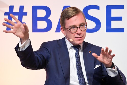 Foto 43 von 51: BASECAMP FishBowl: Jugenddialog 2.0 über den Einfluss von TikTok, Instagram & Co. auf unsere Demokratie (10.09.2024)