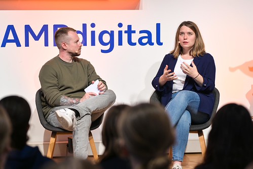 Foto 40 von 51: BASECAMP FishBowl: Jugenddialog 2.0 über den Einfluss von TikTok, Instagram & Co. auf unsere Demokratie (10.09.2024)