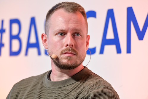 Foto 44 von 51: BASECAMP FishBowl: Jugenddialog 2.0 über den Einfluss von TikTok, Instagram & Co. auf unsere Demokratie (10.09.2024)