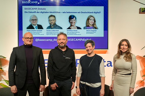 Foto 15 von 47: BASECAMP_Debate: Die Zukunft der digitalen Identitäten – wie bekommen wir Deutschland digital? (20.11.2024)