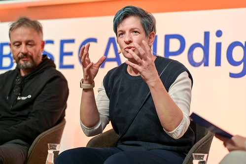 Foto 36 von 47: BASECAMP_Debate: Die Zukunft der digitalen Identitäten – wie bekommen wir Deutschland digital? (20.11.2024)