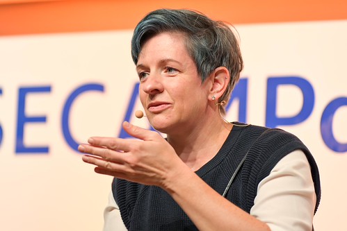 Foto 37 von 47: BASECAMP_Debate: Die Zukunft der digitalen Identitäten – wie bekommen wir Deutschland digital? (20.11.2024)