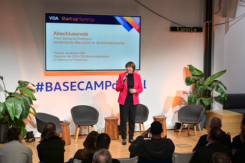 Foto 73 von 114: VDA Startup Synergy 2024: Startups made in Germany – Wie wettbewerbsfähig sind wir? (02.12.2024)
