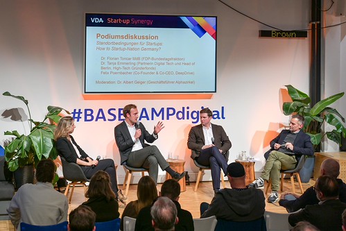 Foto 17 von 114: VDA Startup Synergy 2024: Startups made in Germany – Wie wettbewerbsfähig sind wir? (02.12.2024)