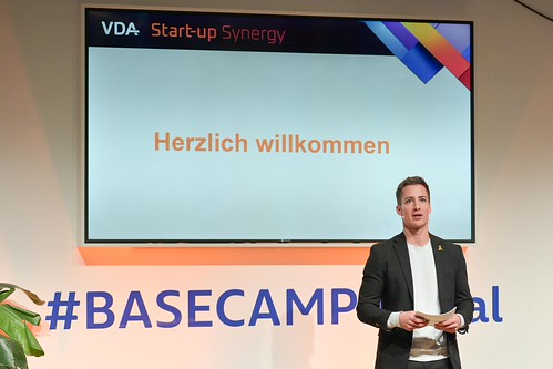 Foto 100 von 114: VDA Startup Synergy 2024: Startups made in Germany – Wie wettbewerbsfähig sind wir? (02.12.2024)