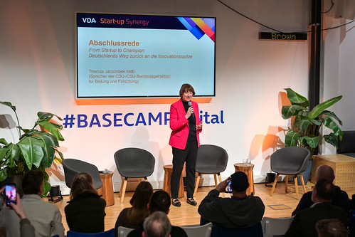 Foto 74 von 114: VDA Startup Synergy 2024: Startups made in Germany – Wie wettbewerbsfähig sind wir? (02.12.2024)