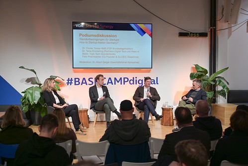 Foto 19 von 114: VDA Startup Synergy 2024: Startups made in Germany – Wie wettbewerbsfähig sind wir? (02.12.2024)