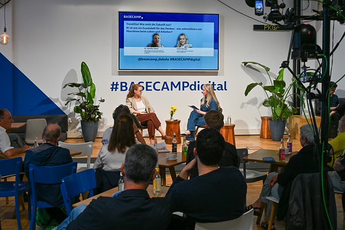 Foto 13 von 38: BASECAMP Trend2Go!: KI ist wie ein Exoskelett für das Denken – wie unterstützen uns Maschinen beim Leben und Arbeiten? (05.06.2025)