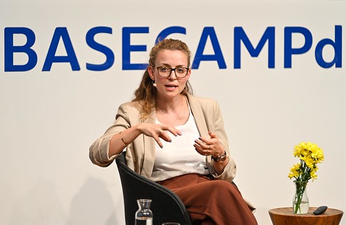 Foto 35 von 38: BASECAMP Trend2Go!: KI ist wie ein Exoskelett für das Denken – wie unterstützen uns Maschinen beim Leben und Arbeiten? (05.06.2025)