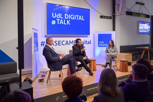 Foto 16 von 23: UdL Digital Talk mit Alexander Schweitzer und Lena Weirauch: Kollege KI ist da – Wie kommen wir durch den Kulturwandel? (16.10.2025)