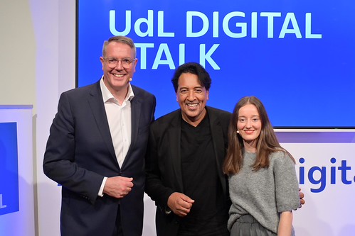Foto 1 von 23: UdL Digital Talk mit Alexander Schweitzer und Lena Weirauch: Kollege KI ist da – Wie kommen wir durch den Kulturwandel? (16.10.2025)