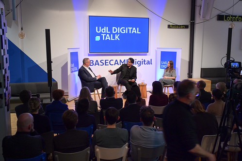 Foto 10 von 23: UdL Digital Talk mit Alexander Schweitzer und Lena Weirauch: Kollege KI ist da – Wie kommen wir durch den Kulturwandel? (16.10.2025)