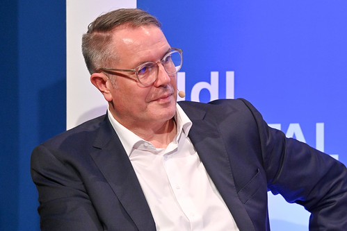 Foto 23 von 23: UdL Digital Talk mit Alexander Schweitzer und Lena Weirauch: Kollege KI ist da – Wie kommen wir durch den Kulturwandel? (16.10.2025)