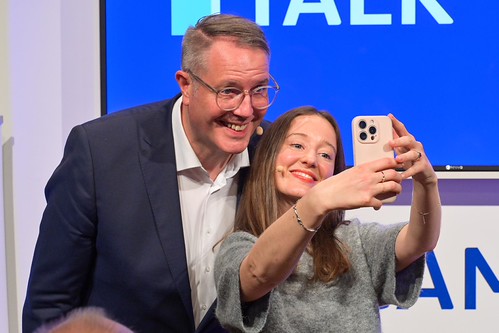 Foto 19 von 23: UdL Digital Talk mit Alexander Schweitzer und Lena Weirauch: Kollege KI ist da – Wie kommen wir durch den Kulturwandel? (16.10.2025)