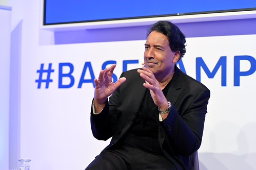 Foto 5 von 23: UdL Digital Talk mit Alexander Schweitzer und Lena Weirauch: Kollege KI ist da – Wie kommen wir durch den Kulturwandel? (16.10.2025)