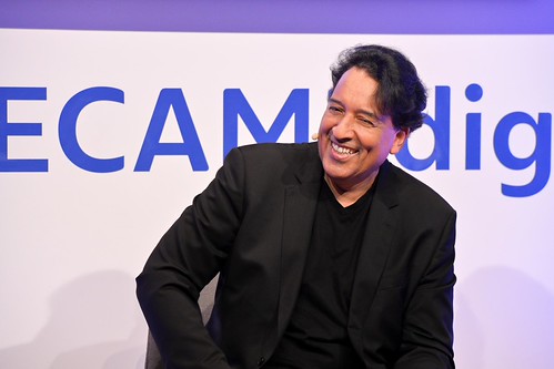 Foto 22 von 23: UdL Digital Talk mit Alexander Schweitzer und Lena Weirauch: Kollege KI ist da – Wie kommen wir durch den Kulturwandel? (16.10.2025)