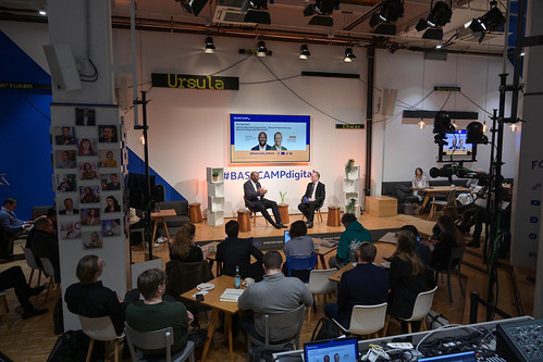 Foto 10 von 26: BASECAMP Nachgefragt!: Auf ein Wort mit Armand Zorn – Wieviel Modernisierung brauchen Staat und Wirtschaft? (14.01.2026)