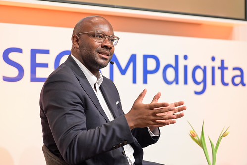 Foto 22 von 26: BASECAMP Nachgefragt!: Auf ein Wort mit Armand Zorn – Wieviel Modernisierung brauchen Staat und Wirtschaft? (14.01.2026)