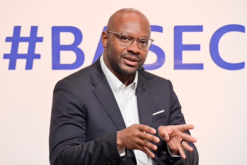 Foto 17 von 26: BASECAMP Nachgefragt!: Auf ein Wort mit Armand Zorn – Wieviel Modernisierung brauchen Staat und Wirtschaft? (14.01.2026)