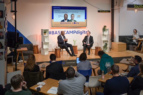 Foto 25 von 26: BASECAMP Nachgefragt!: Auf ein Wort mit Armand Zorn – Wieviel Modernisierung brauchen Staat und Wirtschaft? (14.01.2026)