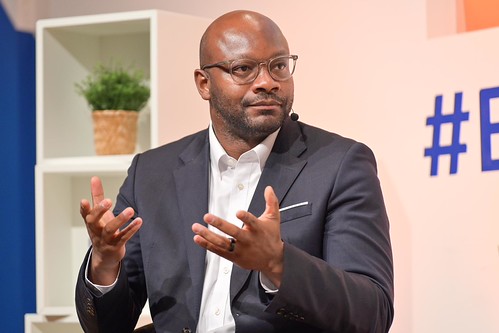 Foto 19 von 26: BASECAMP Nachgefragt!: Auf ein Wort mit Armand Zorn – Wieviel Modernisierung brauchen Staat und Wirtschaft? (14.01.2026)