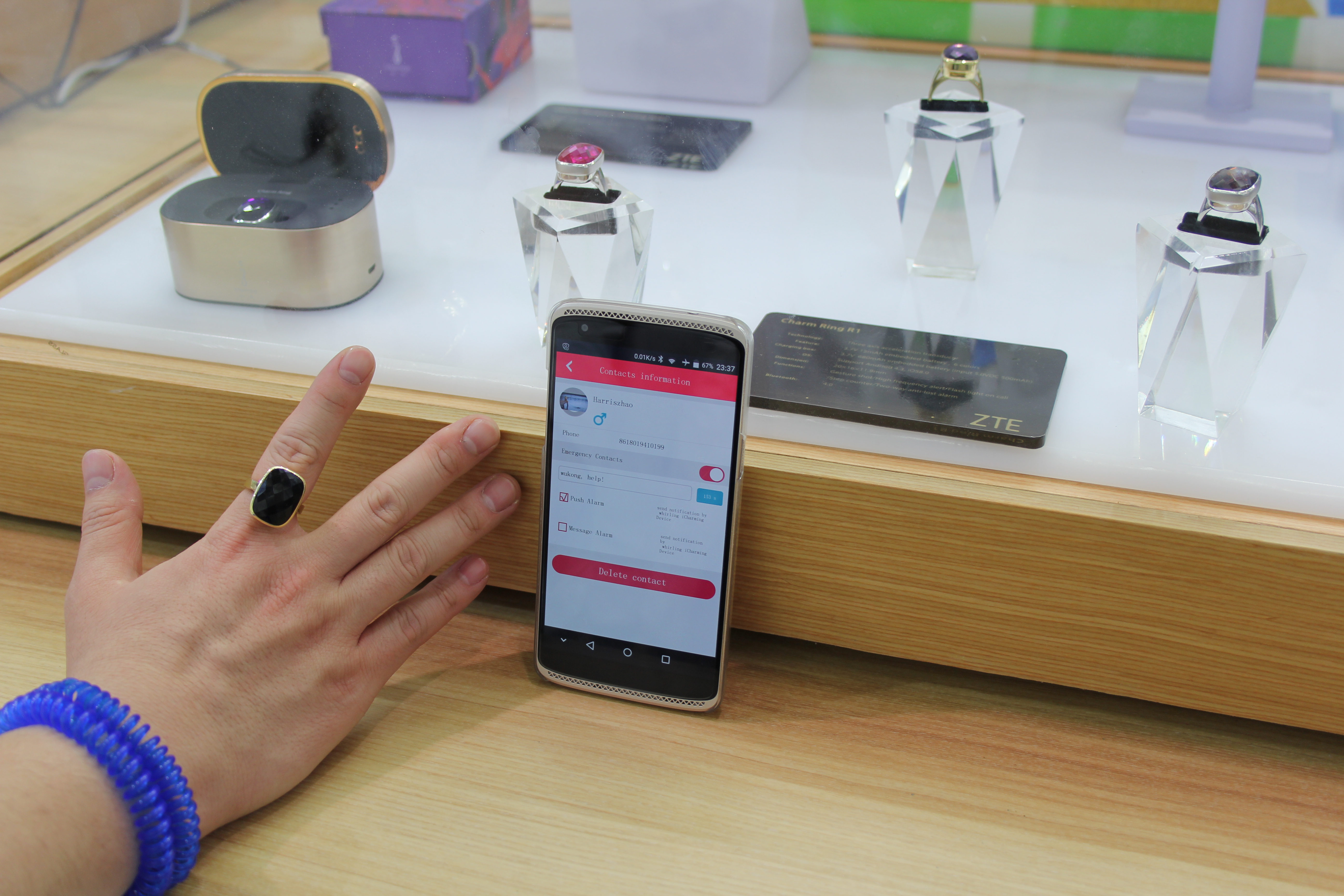 ZTE-Fingerring mit Android