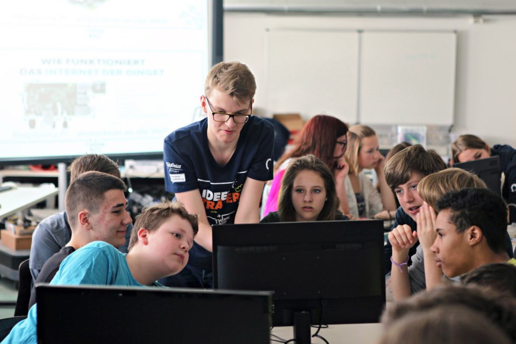 Think Big Tour 2016: Jonas erklärt den virtuellen Klassenraum