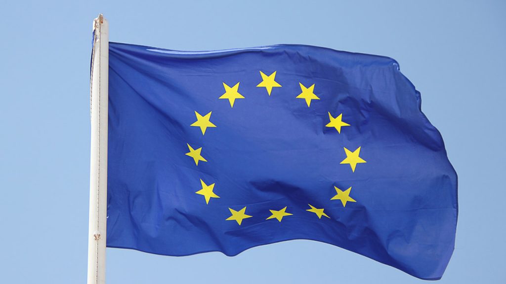 pixabay-GregMontani-eu-europa-flaggen-fahne-1395916-1280x720