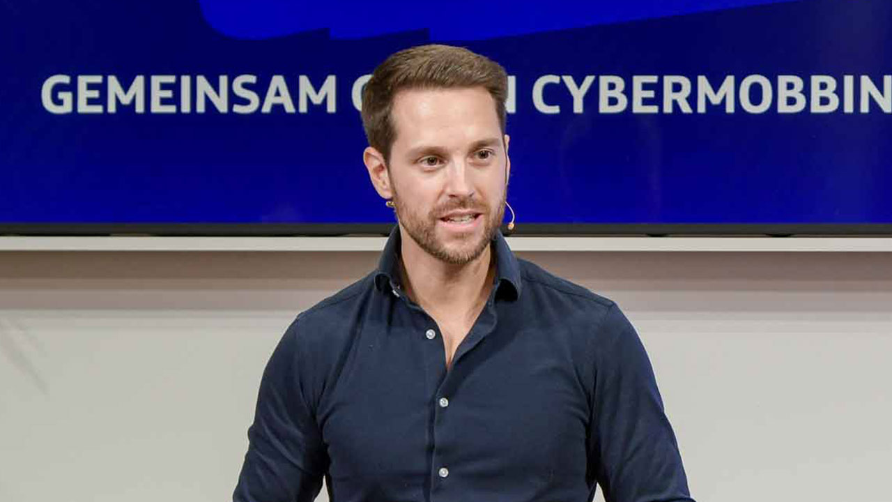 Mirko Drotschmann Heute Ein Moment In Der Geschichte WAEXX Mirko Drotschmann Heute Ein Moment In Der Geschichte WAEXX