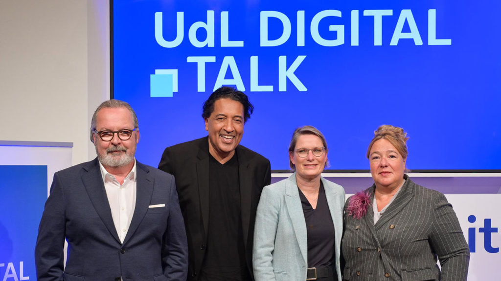 Prof. Dr. Christian Schertz, Cherno Jobatey, Dr. Stefanie Hubig und Valentina Daiber | Foto: Henrik Andree