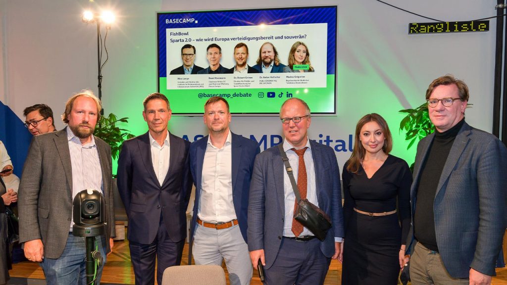 v.l.n.r.: Dr. Anton Hofreiter, René Obermann, Dr. Robert Grimm, Zuschauer aus dem Publikum, Marina Grigorian und Nico Lange | Foto: Henrik Andree