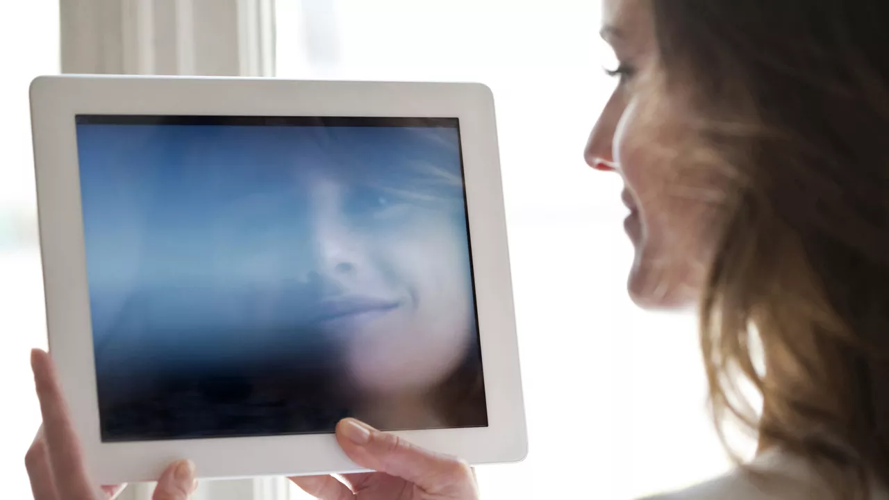 Frau mit Tablet