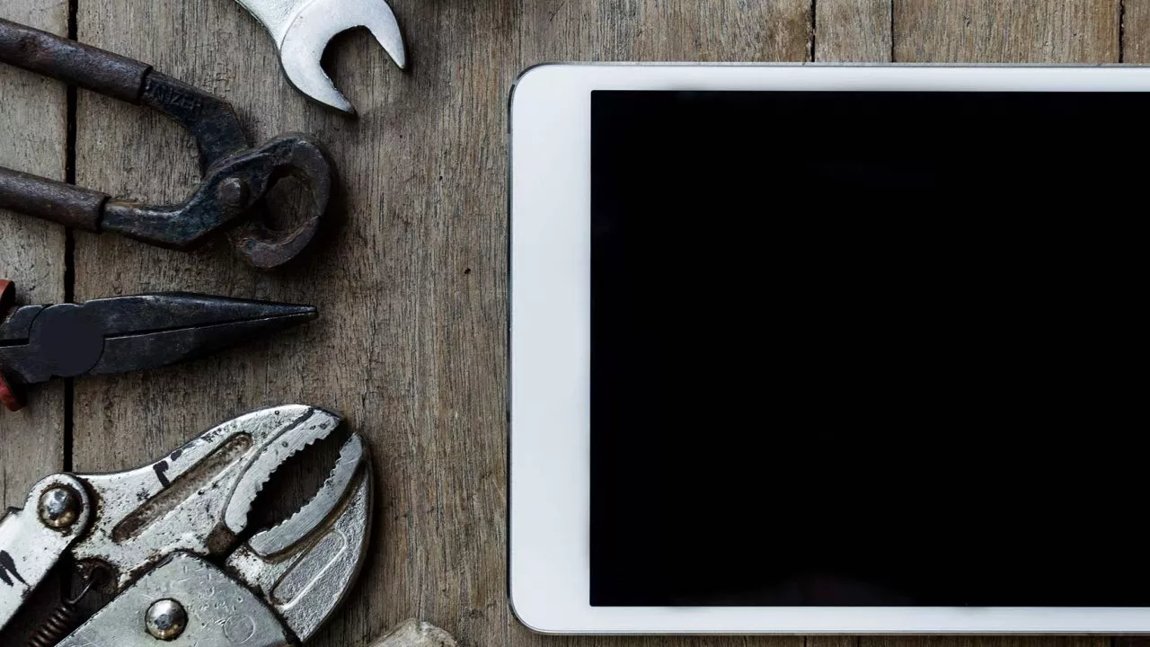 Werkzeug Tablet shutterstock