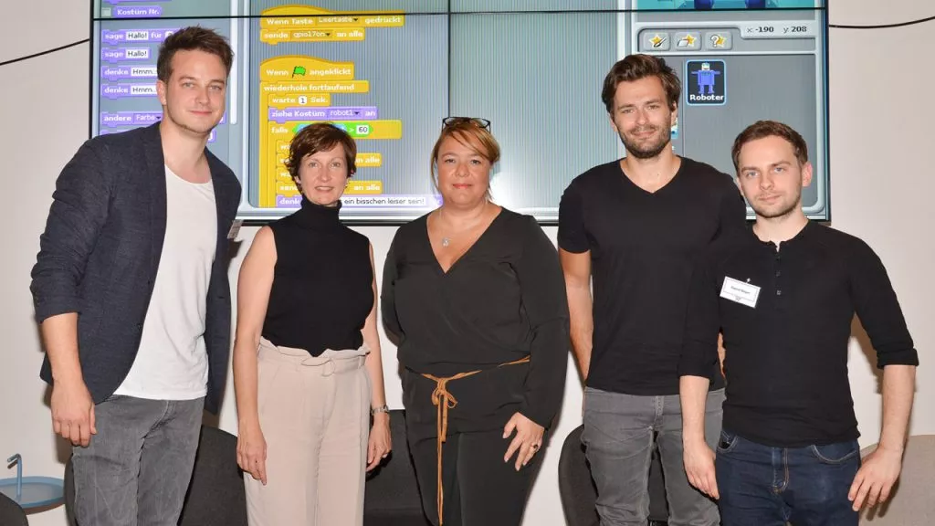 von links: Moderator Felix Seibert-Daiker (Kika), Bettina Bundszus-Cecere, Valentina Daiber, Tilo Jung, und Daniel Bayer
