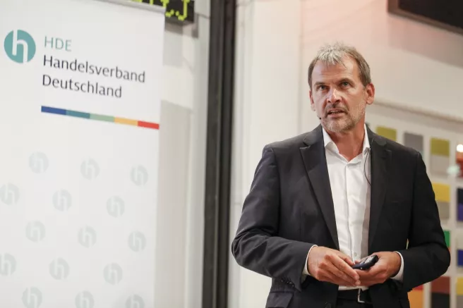 Stephan Tromp, stellvertretender Hauptgeschäftsführer des Handelsverbandes Deutschland beim Forum HANDEL 4.0 (Quelle: HDE)