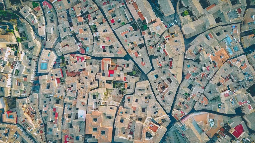 unsplash Stadt Straße Netzwerk Surreal